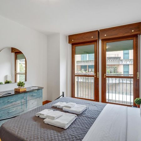 Il Broletto Apartment - Affitti Brevi Italia Lecco Bagian luar foto