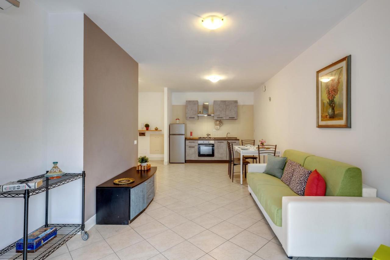 Il Broletto Apartment - Affitti Brevi Italia Lecco Bagian luar foto