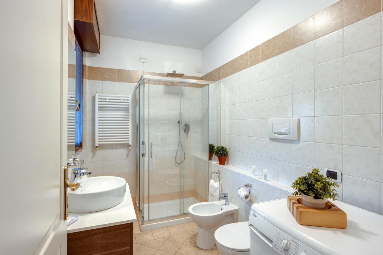 Il Broletto Apartment - Affitti Brevi Italia Lecco Bagian luar foto
